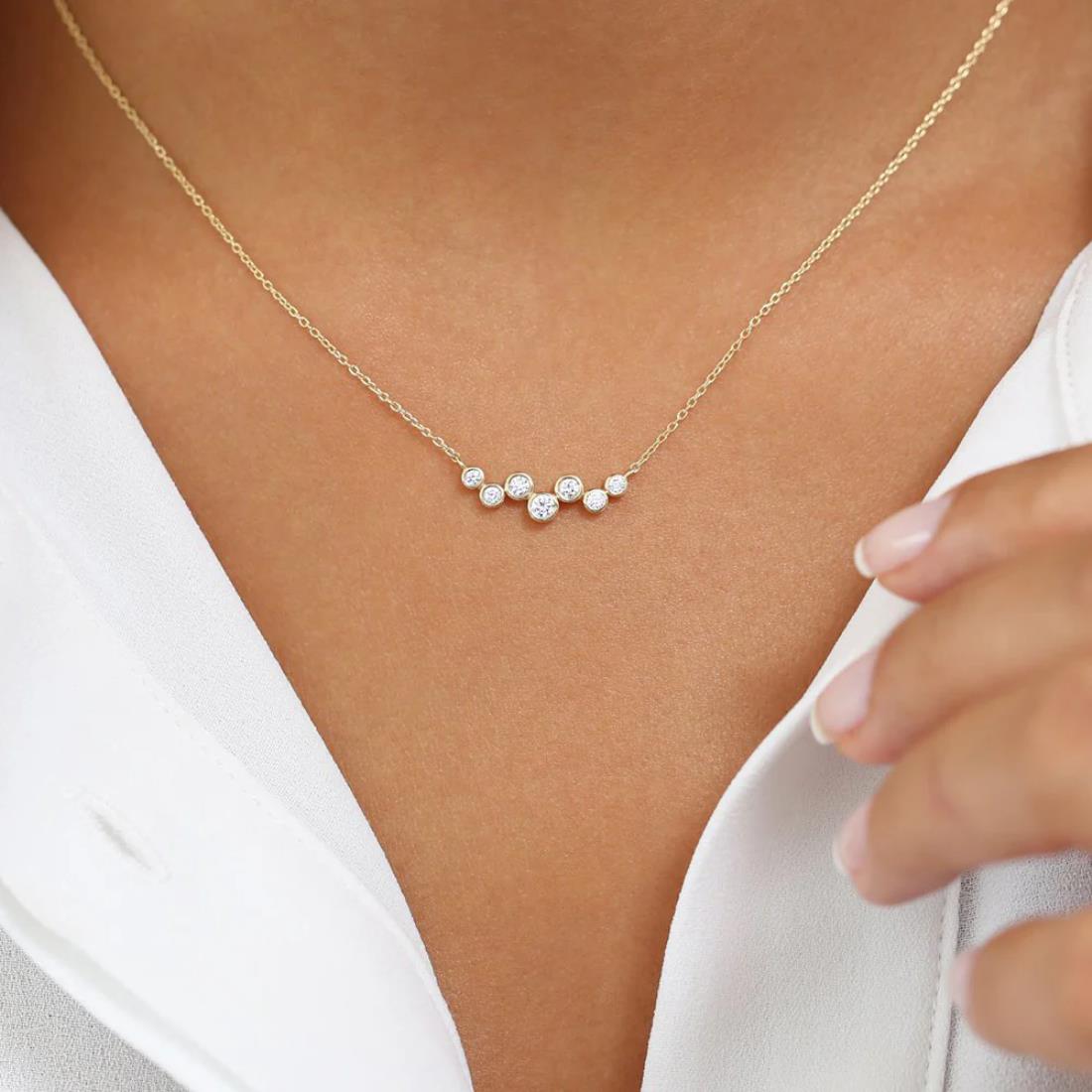 Zig-zag pattern Minimalist Diamond Necklace